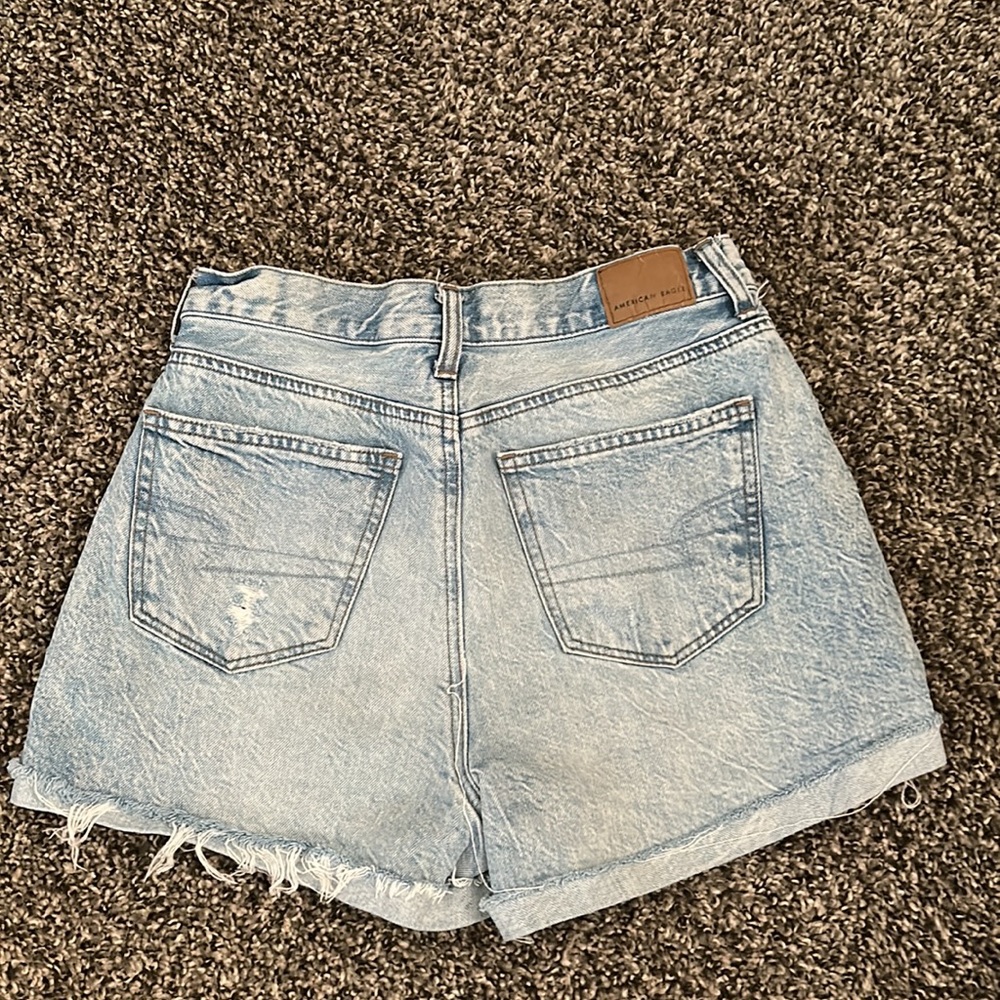 American Eagle High Rise Short - Picture 2 of 2